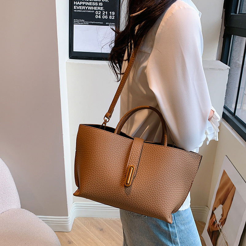 Sac à Main Femme Tendance – Sac Seau Grande Capacité à Motif Litchi avec Fermeture Zippée – Style INS Élégant et Décontracté.